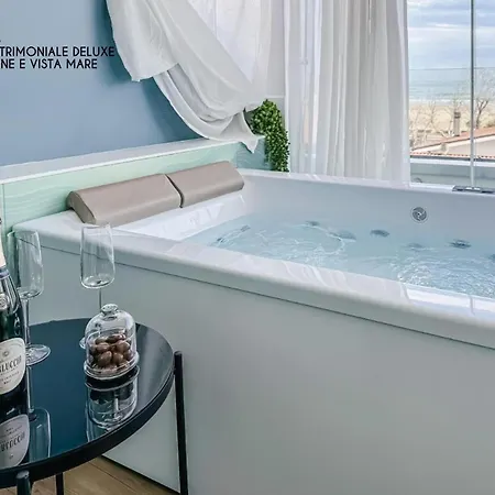 Гостевой дом Amamare Luxury Джулианова